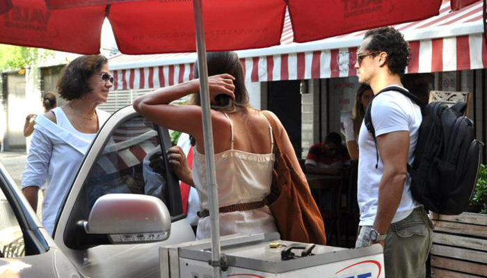 Lília Cabral e Paulo Rocha colocam conversa em dia em almoço