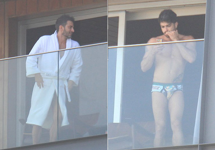 Marc Jacobs e Harry Louis namoram em varanda de Hotel