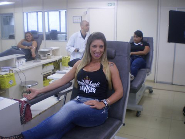 Irmãs Minerato doam sangue em São Paulo