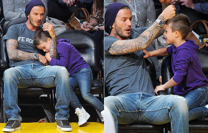 David Beckham paparica o filho Cruz durante jogo de basquete