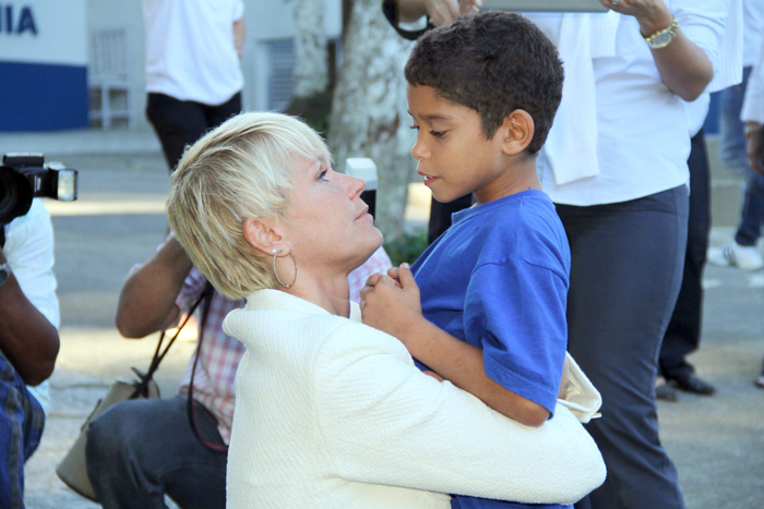 Xuxa e Christiane Torloni inauguram projeto beneficente, no Rio