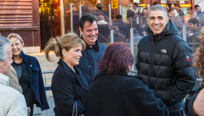 Reynaldo Gianecchini janta com fãs em Paris