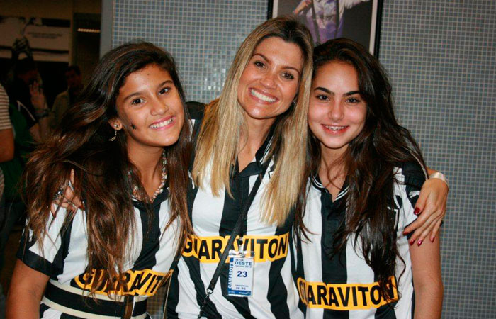 Flávia Alessandra vai ao Engenhão torcer para o Botafogo - O Fuxico