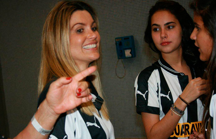 Flávia Alessandra vai ao Engenhão torcer para o Botafogo - O Fuxico