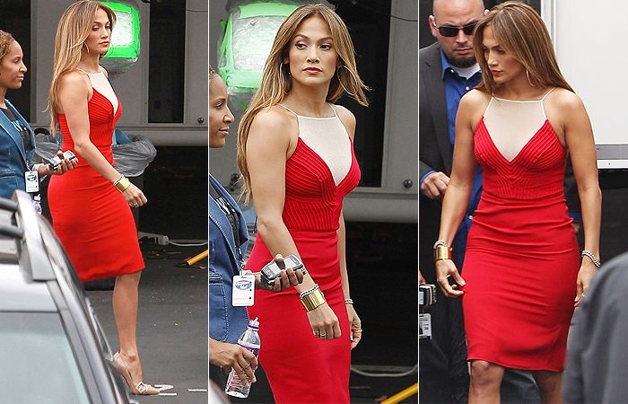 Jennifer Lopez usa vestido sexy para ir ao American Idol