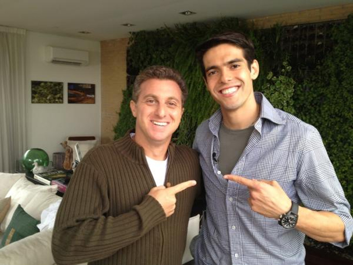 Luciano Huck vai à casa de Kaka na Espanha