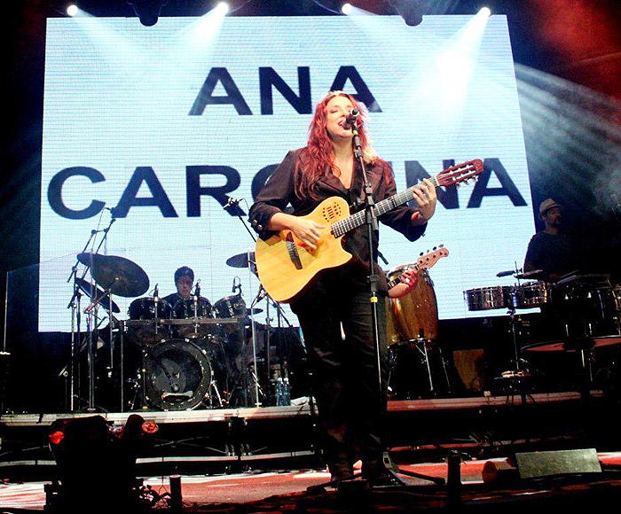 Ana Carolina.