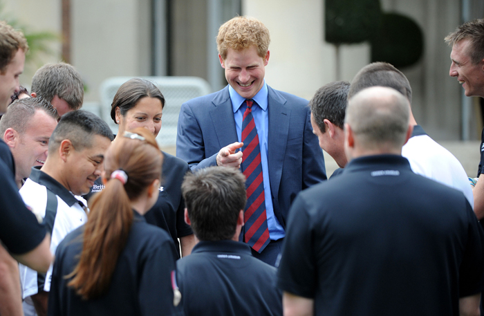 Príncipe Harry ganha prêmio por seu trabalho com veteranos de guerra