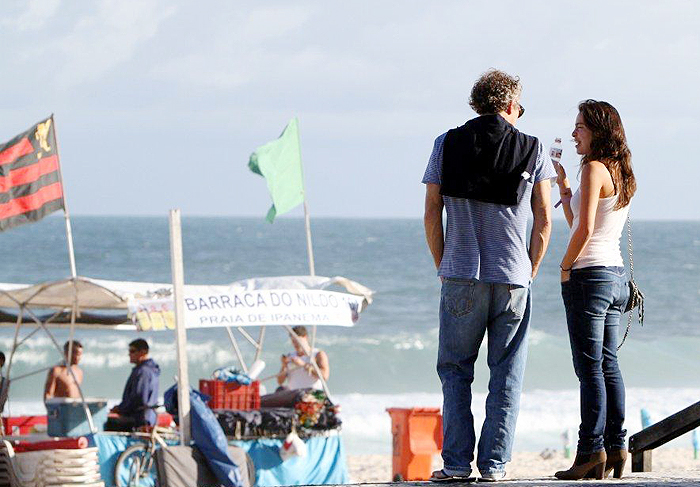 Bem à vontade, Vincent Cassel passeia pelo Rio de Janeiro