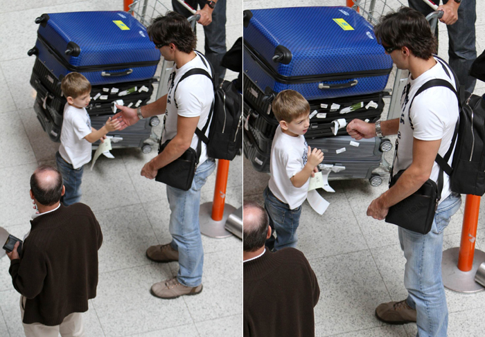 Renata Sorrah e Edson Celulari circulam pelo aeroporto