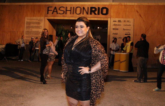Preta Gil vai ao Fashion Rio Ofuxico