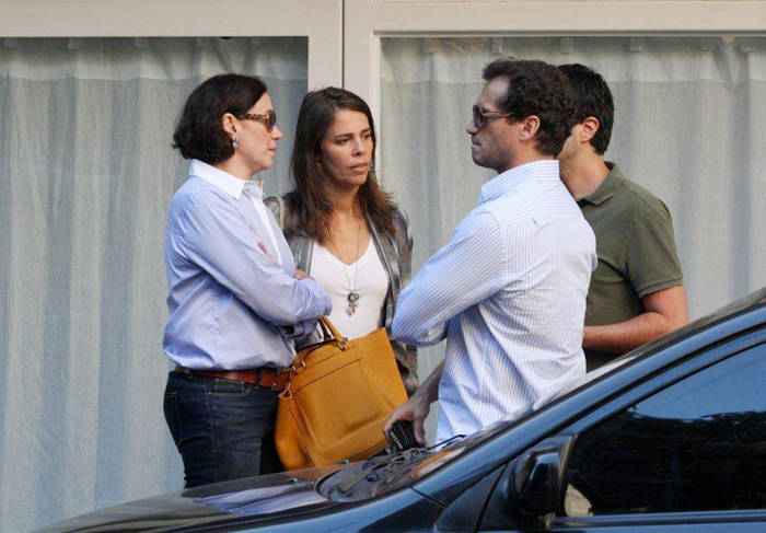 Lilia Cabral e Paulo Rocha são vistos juntos em saída de restaurante