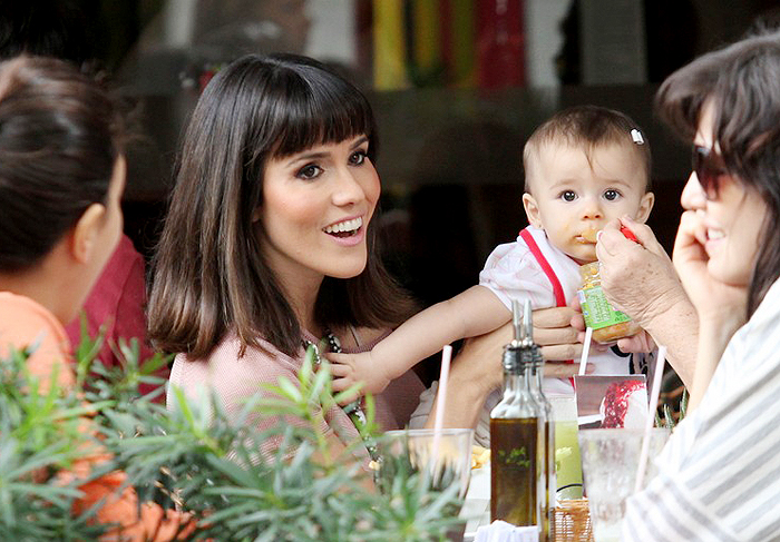 Fernanda Pontes comemora os 9 meses de sua filha