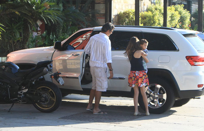 Nívea Stelmann almoça com a família na Barra da Tijuca - O Fuxico