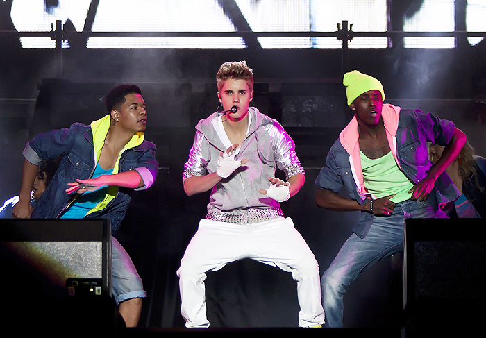  Justin Bieber faz show para mais de 200 mil pessoas no México