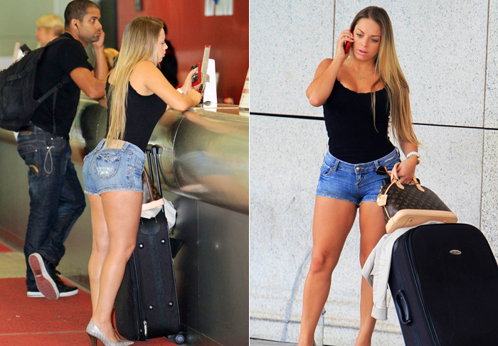 Com look sexy, Sabrina Sato circula por aeroporto carioca