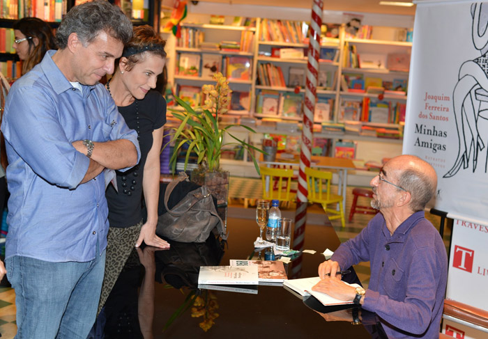 Bruno Astuto prestigia lançamento de livro no Rio