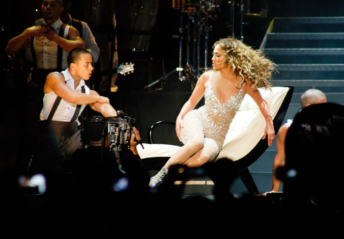 Jennifer Lopez levanta o público de festival em São Paulo