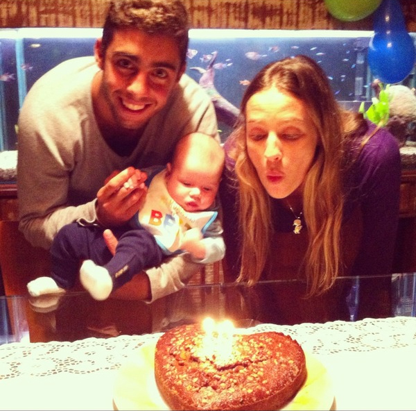 Luana Piovani celebra três meses do filho com bolo