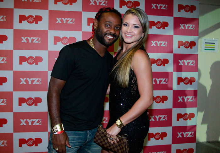 Vagner Love e a namorada Lucilene Pires