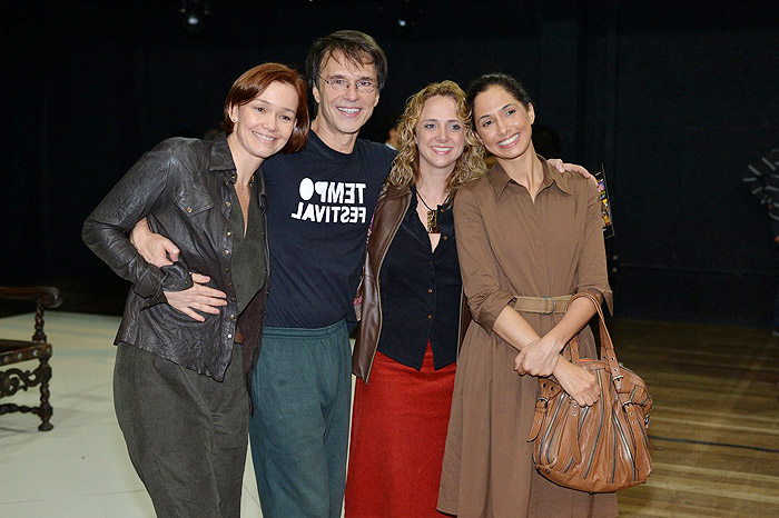 Camila Pitanga e Júlia Lemmertz também posaram para fotos.