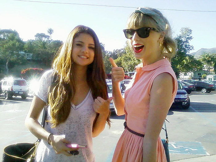 Taylor Swift e Selena Gomez esbanjam bom humor em tarde de compras