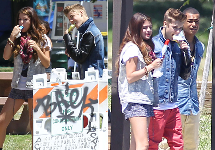 Justin Bieber e Selena Gomez degustam picolés em parque californiano