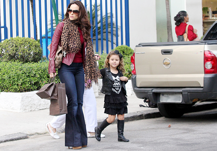 Estilosa, filha de Ana Furtado chama a atenção por seu look