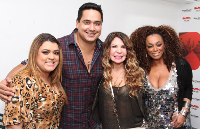 Preta Gil “agarra” Henri Castelli no show do Harmonia do Samba Ofuxico