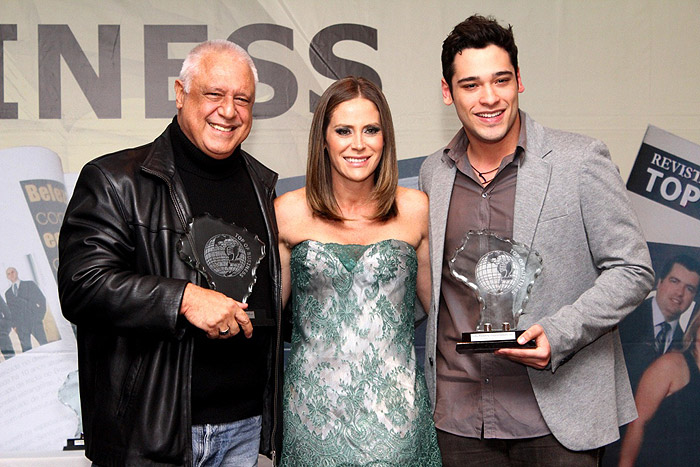 Antônio Fagundes e seu filho recebem prêmio em São Paulo