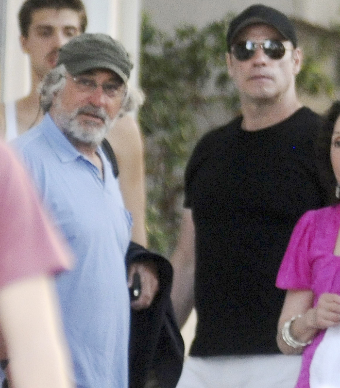 John Travolta e Robert De Niro se divertem junto na Grécia