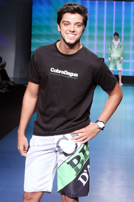 Rodrigo Simas no Vitória Moda Show