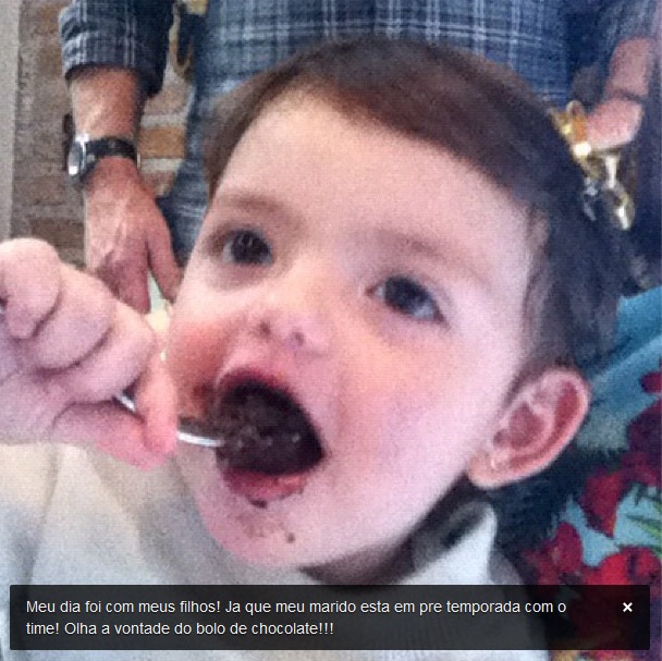 Mulher de Kaká posta foto da filha se lambuzando com bolo