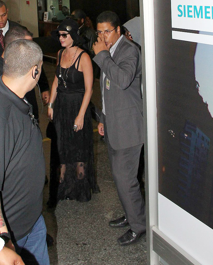 Katy Perry desembarca no Rio para lançar seu filme Party of Me 3 D 