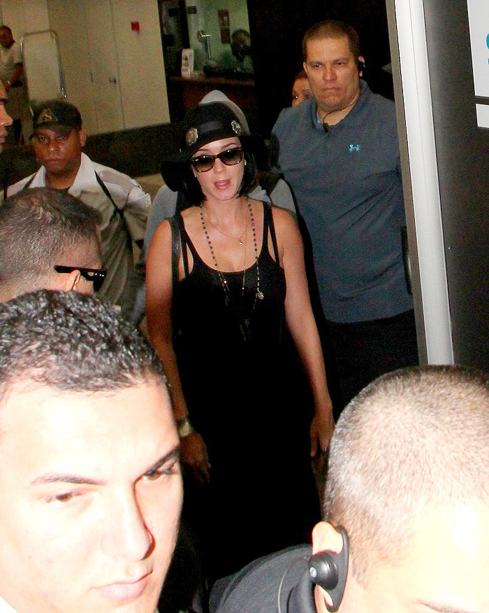 Katy Perry desembarca no Rio para lançar seu filme Party of Me 3 D 