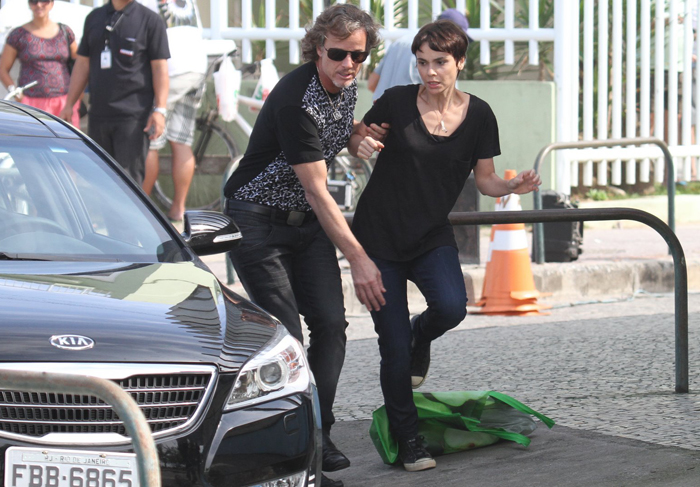 Marcello Novaes e Débora Falabella gravam Avenida Brasil no Rio