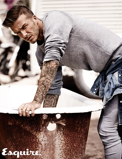 David Beckham posa recatado para revista Esquire