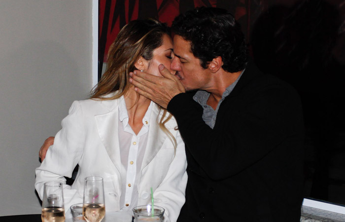 Carlos Machado beija muito em São Paulo Ofuxico