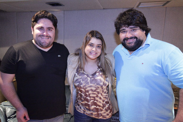 Preta Gil ensaia em estúdio com Cesar Minotti & Fabiano