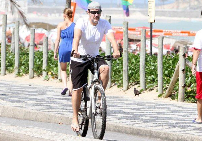 Antonio Calloni se exercita em Ipanema, no Rio de Janeiro