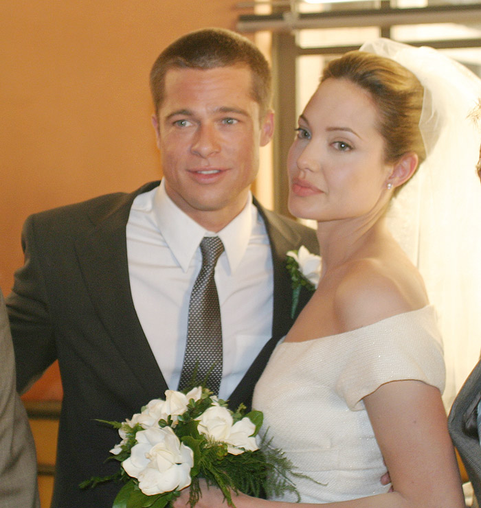 Angelina Jolie e Brad Pitt ficam lindos vestidos de noivos