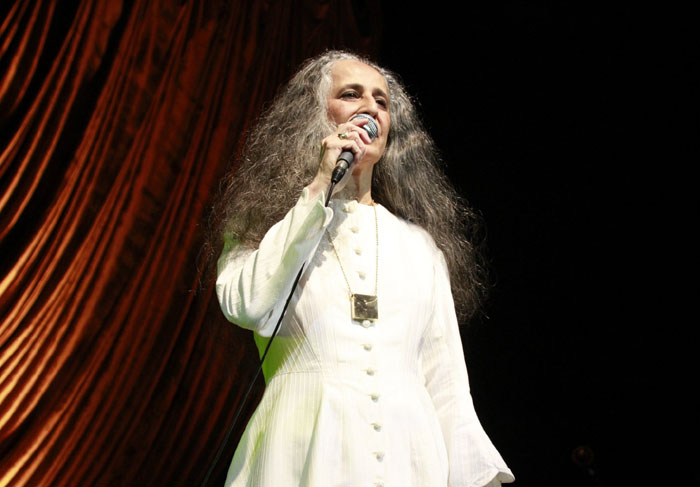 Maria Bethânia em show no Rio