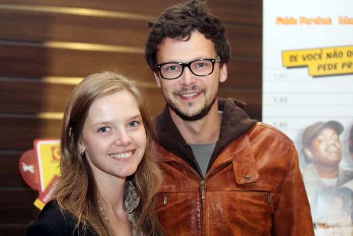 Bruno Gissoni, Mariana Rios e famosos no lançamento do filme Totalmente Inocentes