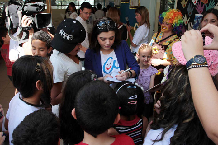 Giovanna Lancelotti participa do Amigos da Escola