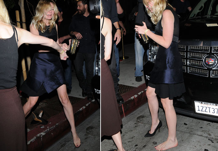 Altinha, Kirsten Dunst perde sapato em porta de balada