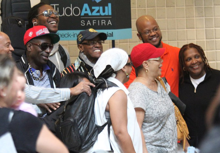 Billy Paul distribuiu sorrisos em aeroporto carioca