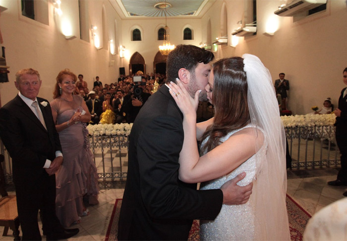 O momento mais esperado do casamento, o beijo