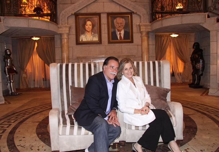 Tony Ramos e Irene Ravache na antiga sala da novela
