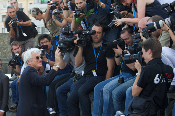 Richard Gere esbanja simpatia em festival de cinema na Espanha