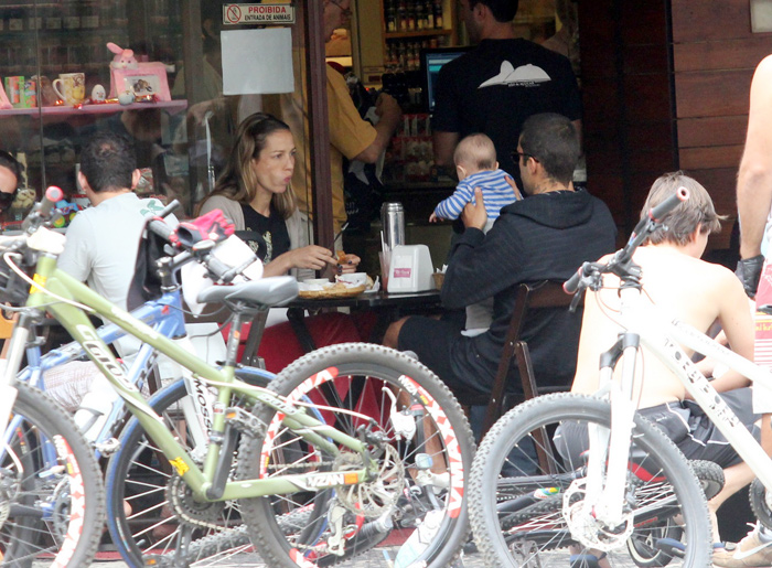 Luana Piovani comemora bagunça feita pelo filho, Dom